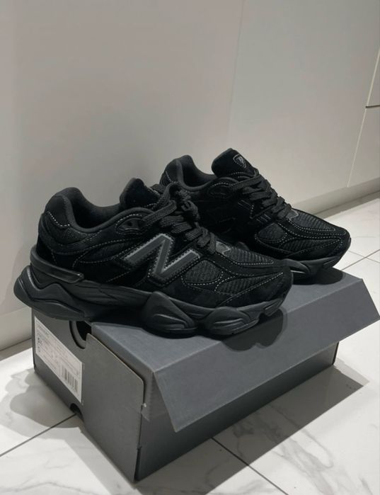 Adidași New Balance negri-model chunky super în trend