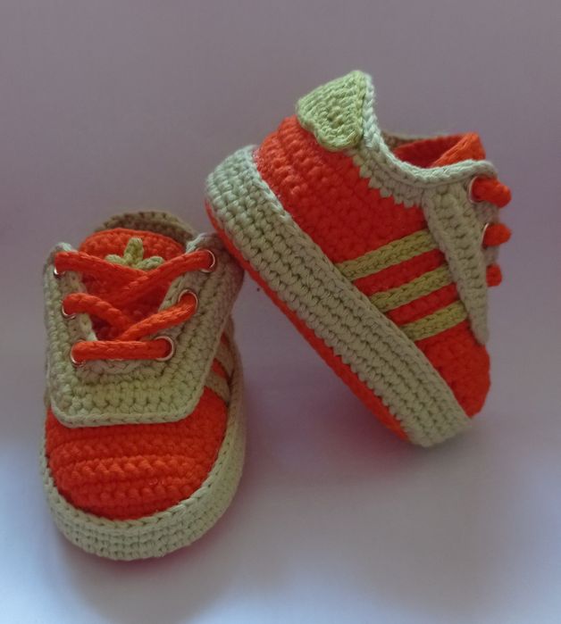 Плетени бебешки маратонки