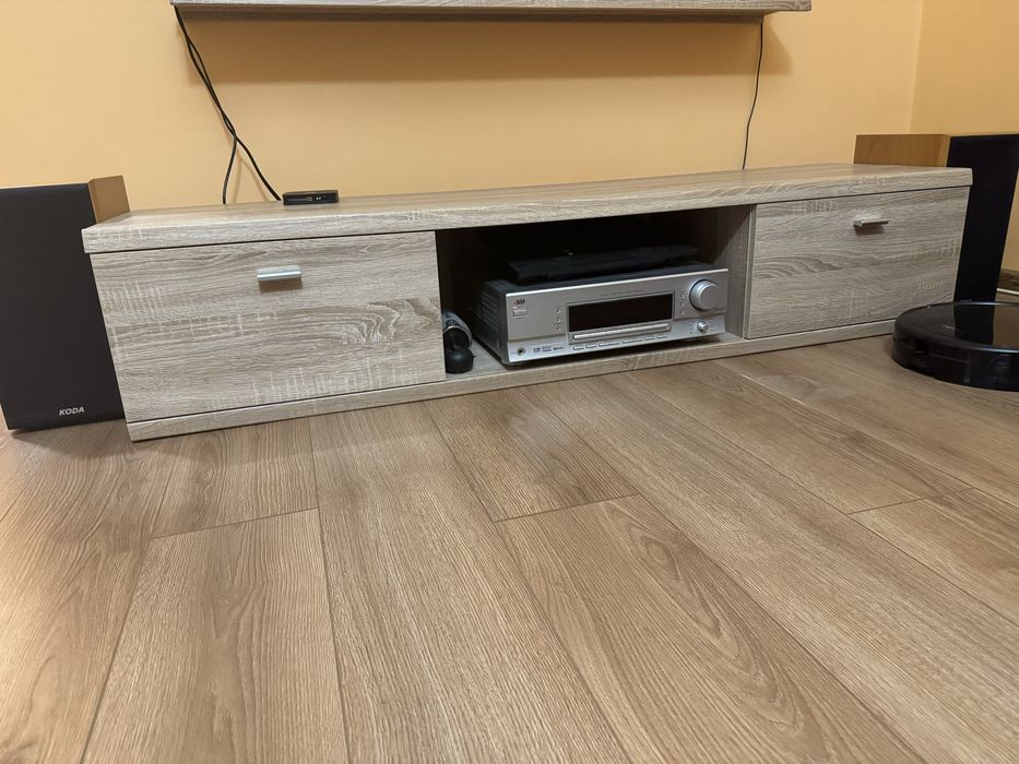 Продавам холска секция