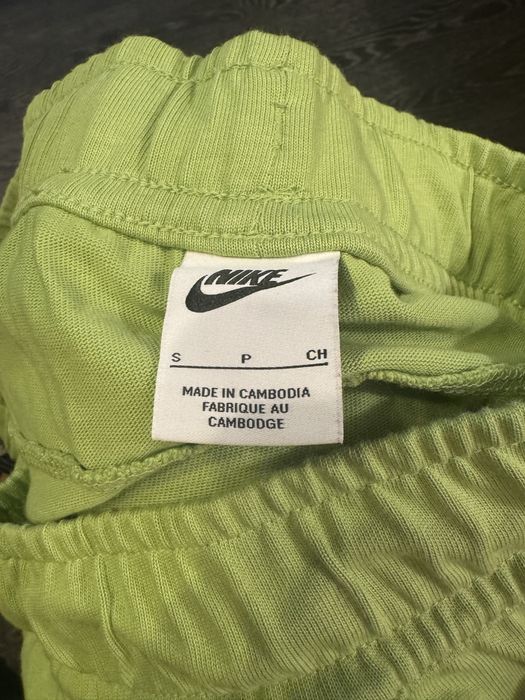 pantaloni nike scurti