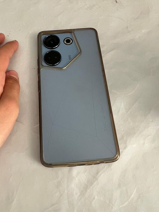 Продам телефон разбитый Tecno camon 20 256/16