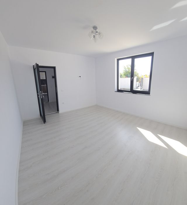 Casa de închiriat Dumbrava Rosie