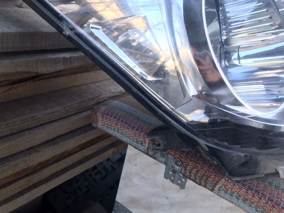 Продам фары на кобальт