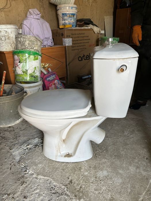 Унитаз и раковина сатылады