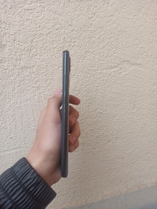 Redmi 10A 4:64  2023 hama narsasi radnoy usta kormagan tel kardok bor