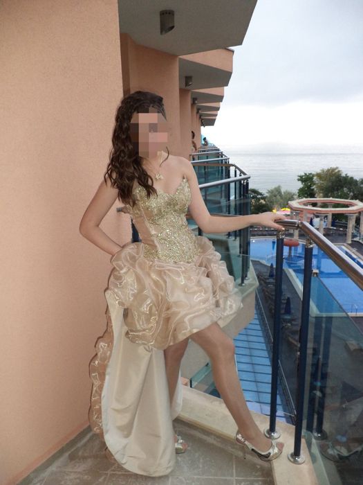 Абитуриентска дизайнерска рокля