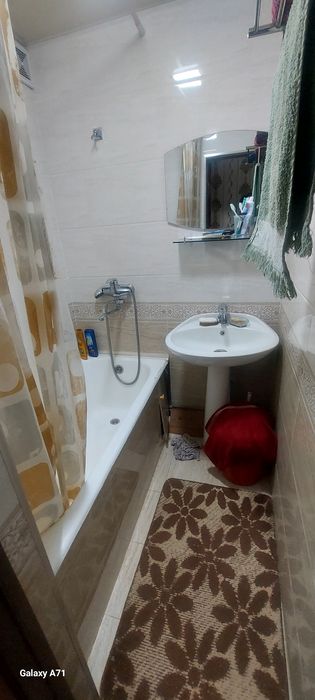 Uy sotiladi 4 xonali