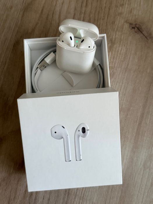 AirPods (2nd generation)