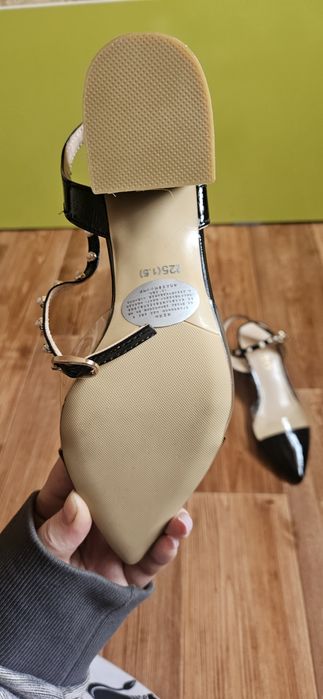 Продам обувь 35 размер