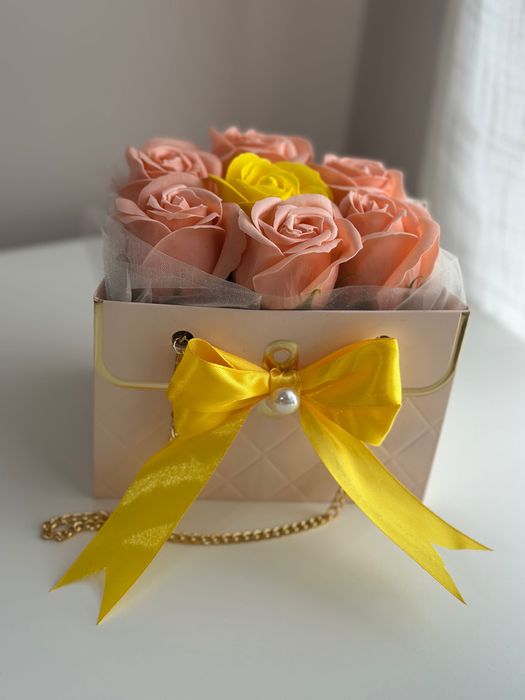 Букет от сапунени рози - подарък за празник