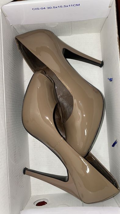 Продам Туфли-босоножки Basconi