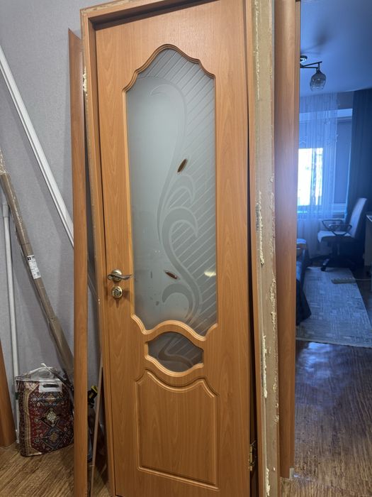 Продам две двери