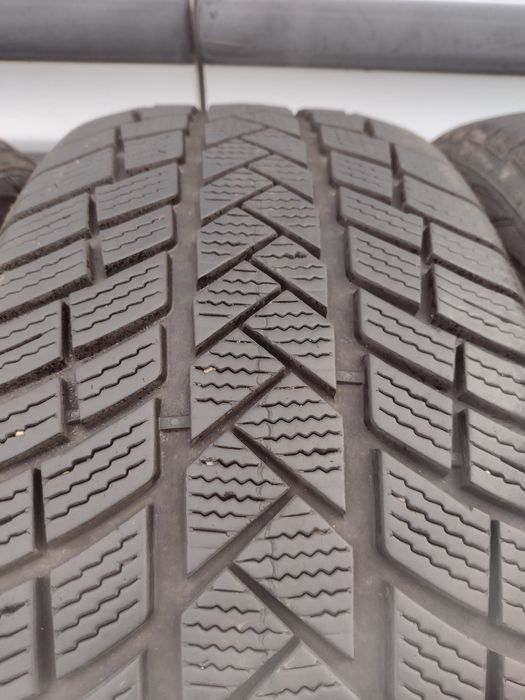 Топ състояние 4бр.235/55/18 Vredestein Wintrac dot3323