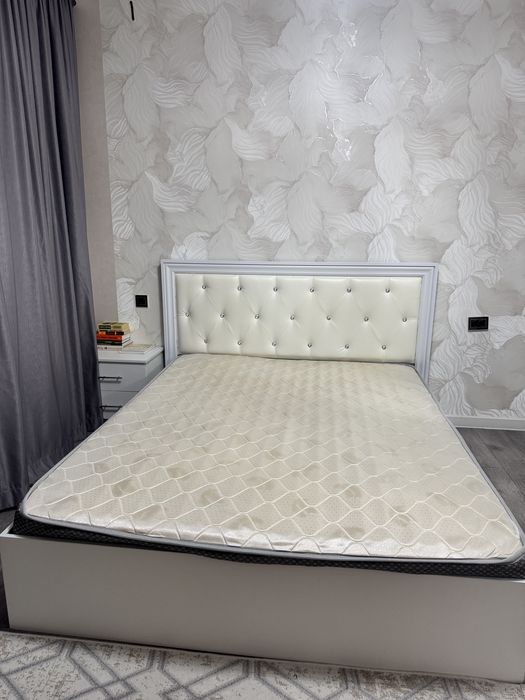 Кровать, матрас 160*200, 2 тумбы