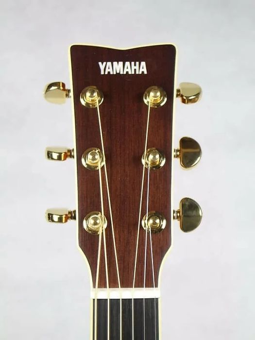 Электроакустическая гитара Yamaha LL-TA