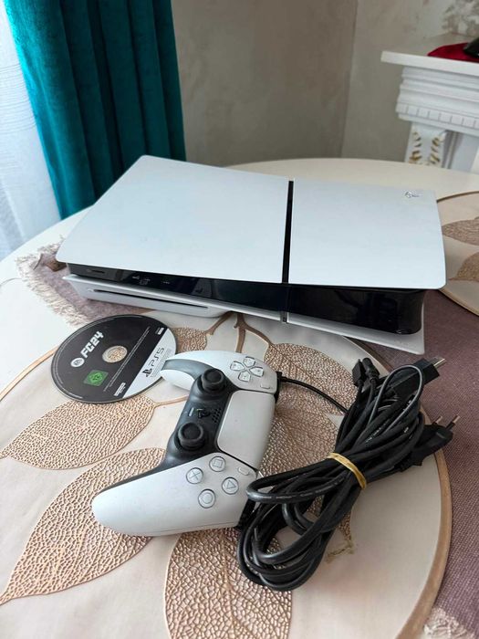 Consola PS5 Playstation 5 Slim Disk Edition-impecabil,1TB utilizat 10 ore, ca nou