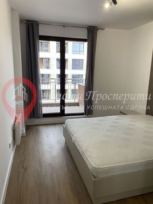 Дава се под наем Тристаен апартамент в София, Център - 82 кв.м за 930 € - Снимка #4