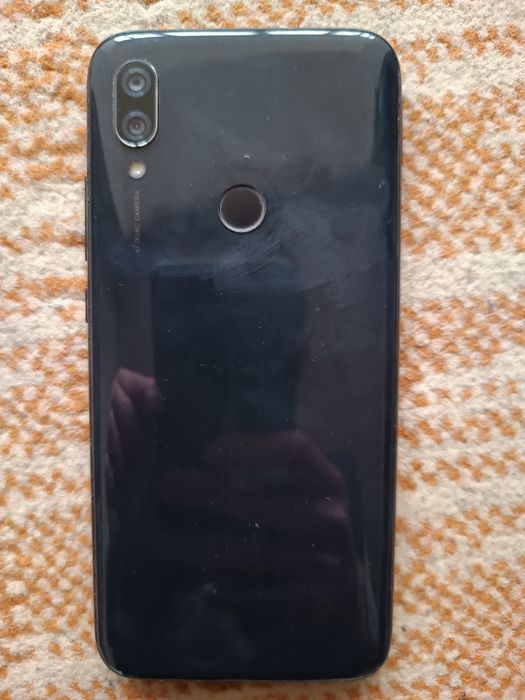 Redmi 7 sotiladi 700 ming soʻm
