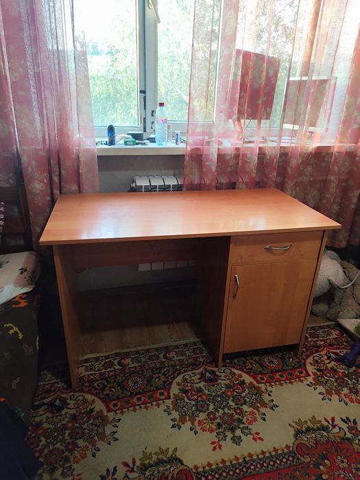 Продам два стола