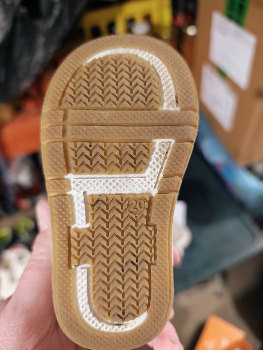 Adidas pt copii mărimea 20