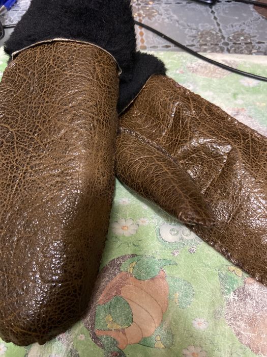 Продам варежки из дубленки.