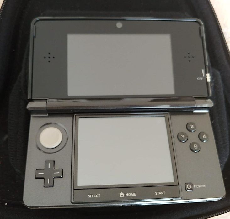 Nintendo 3DS + 4 jocuri Zelda Pokemon  PSP