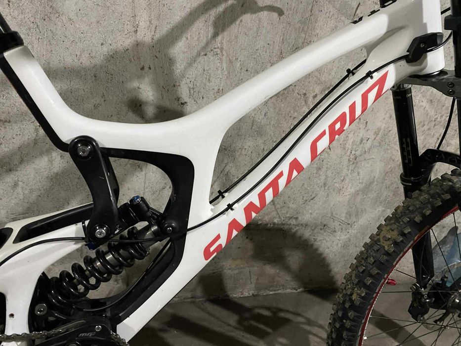 Рамка Santa Cruz V10