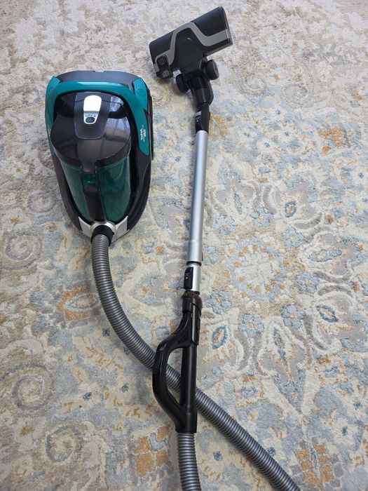 Пылесос Tefal Silence Force Cyclonic, зелёный.