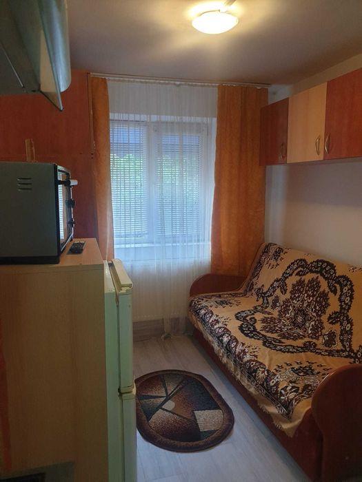 Închiriez garsonieră confort 3