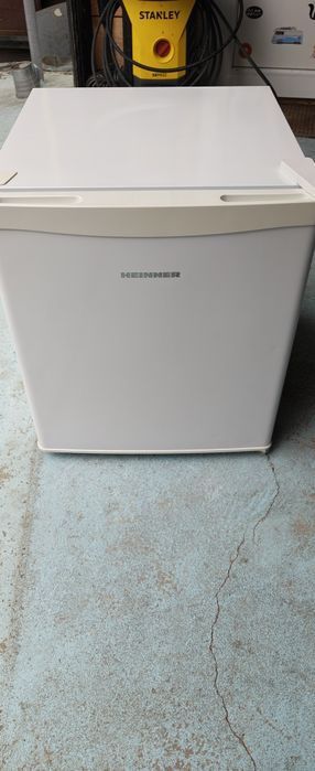 Frigider mini-bar Heinner HMB-N45F+, Termostat ajustabil, Zgomot redus, 45 l, Alb