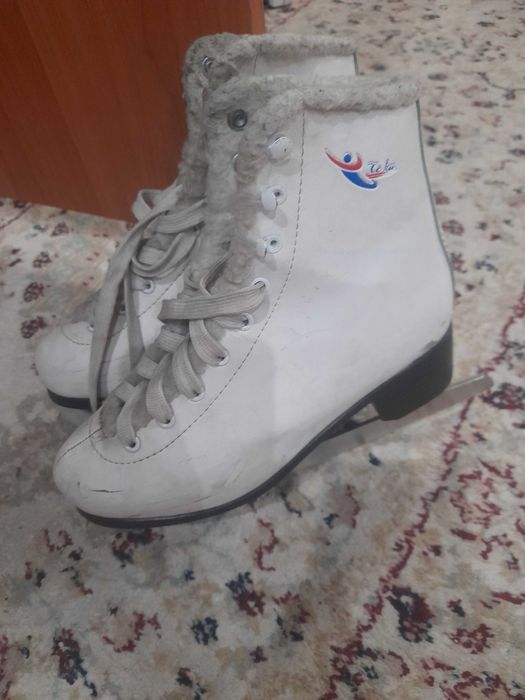 Коньки женские 9000тг