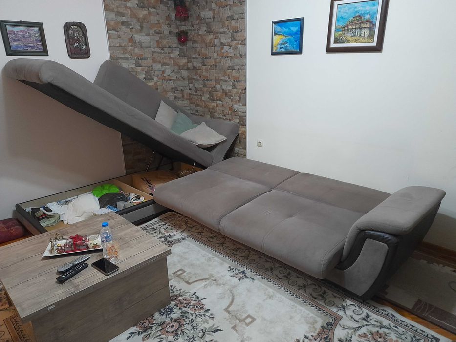 Продавам диван в отлично състояние