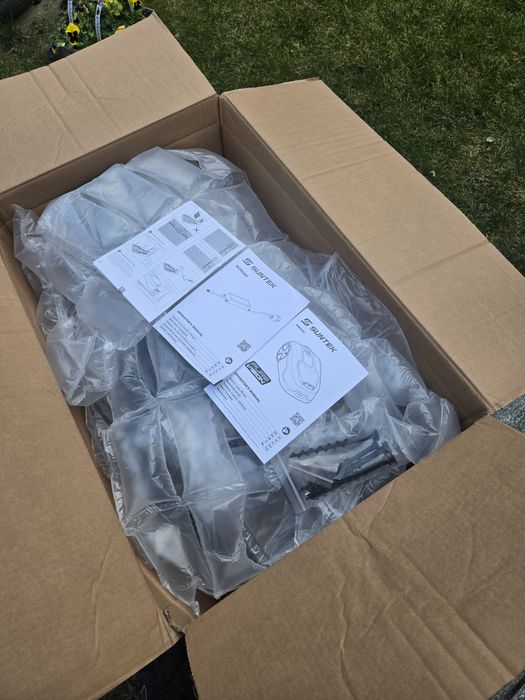 Robot tuns iarba Suntek SRM 2060 - NOU - Fără cablu perimetral (Cameră AI)