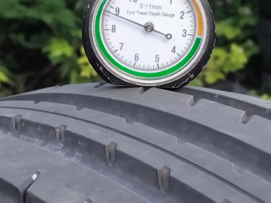 Гуми 215 55 18 Тоьо Toyo 2 броя - нов внос. Като нови. Ако случайно не можем да се свържем по телефона, пишете на лично съобщение.