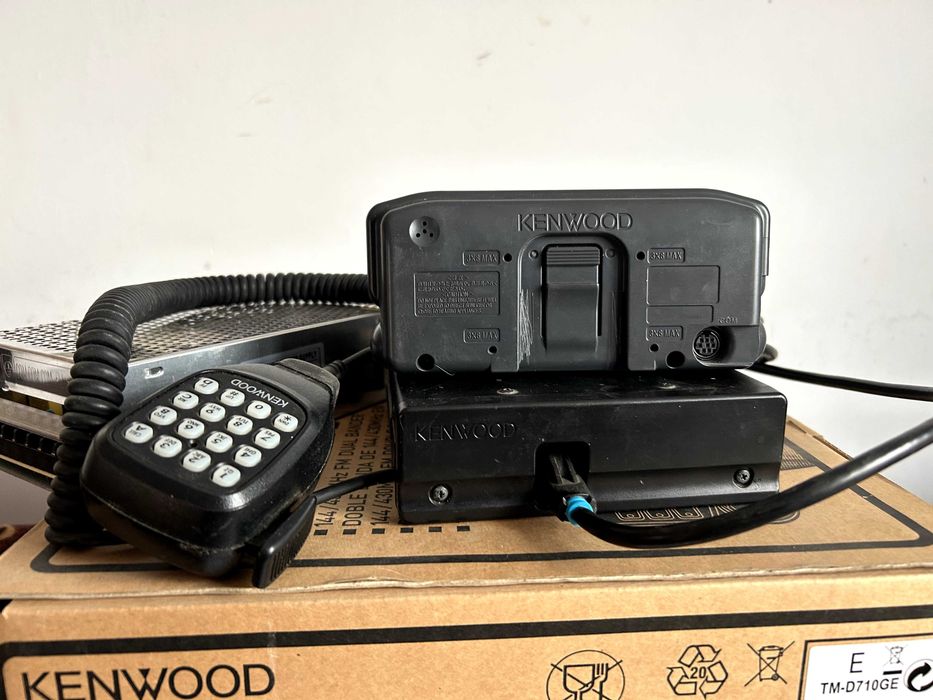 Statie radio Kenwood TM-D710G VHF/UHF