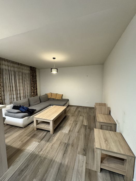 Proprietar vand apartament 2 camere + un loc de parcare