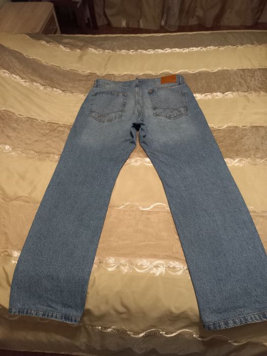 Продам мужские джинсы