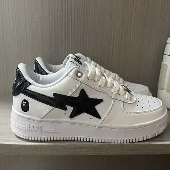 Bape обувки бели и черно