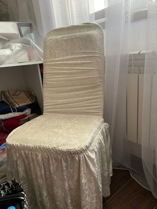 Продам стуля с чехлом б/у  120штук
