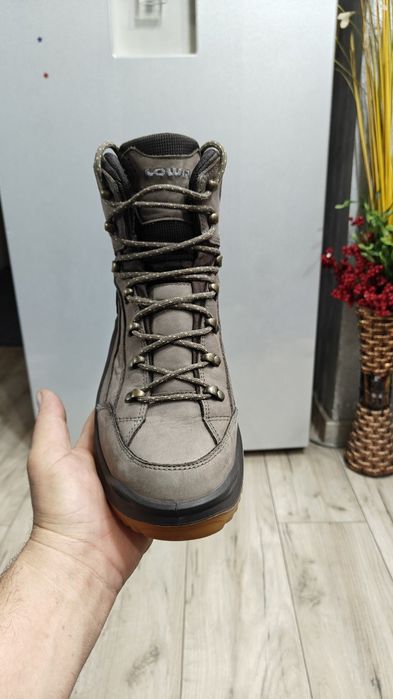 Lowa mărimea 44.5