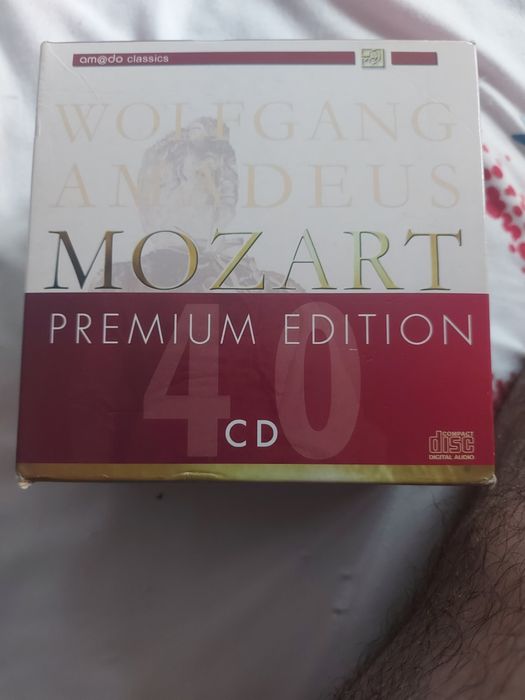 Vând colecție 40 CD-uri cu Mozart