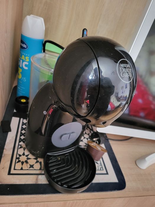 Vand aparat de cafea Nescaffe Dolce Gusto