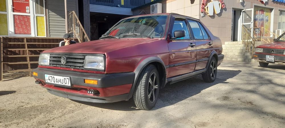 Машина Jetta 1990