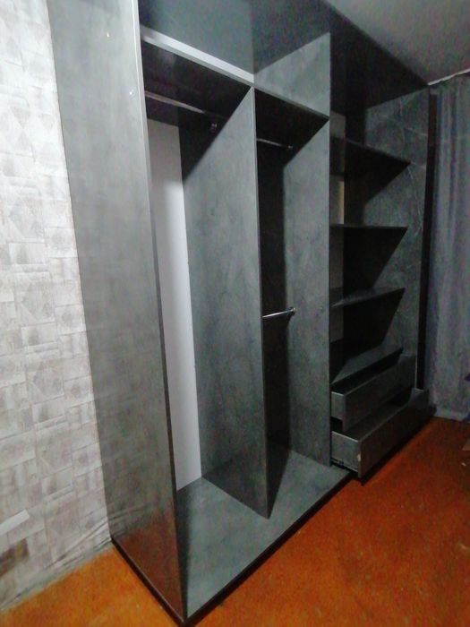 Шкаф в спальню 2,20  б/у