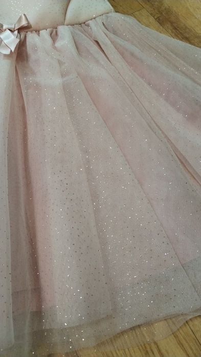 Продам платье нежное красивое платье