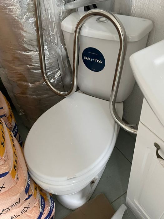 Продам ванну, туалет , раковину