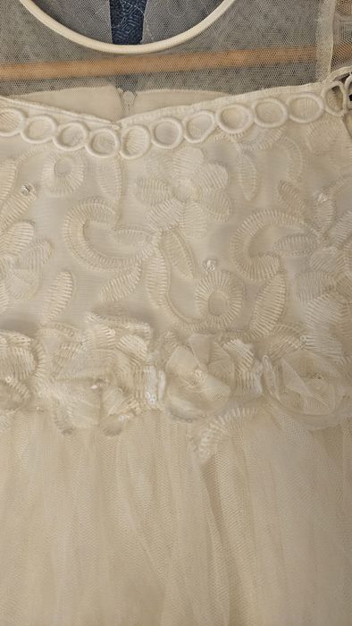 продам пышное платье для девочки 6-8лет