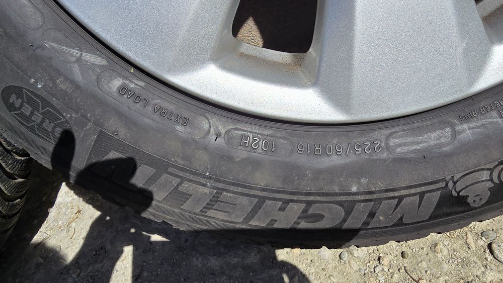 VÂND Set Complet Jante Originale Audi + Anvelope Iarnă Michelin Alpin — 225/60 R16