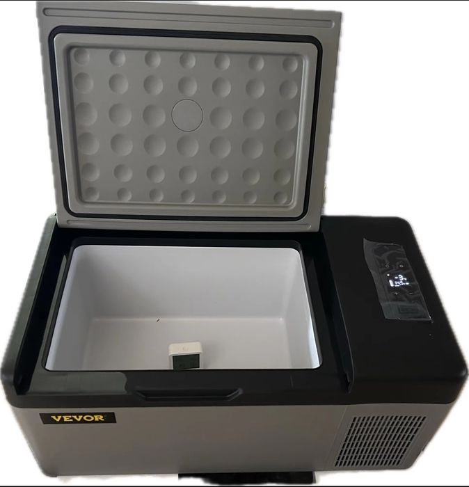 Хладилна чанта (фризер) с компресор 15 литра.