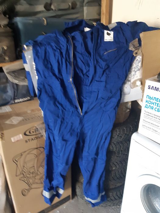 Продам спеодежду летние комбезы,каски